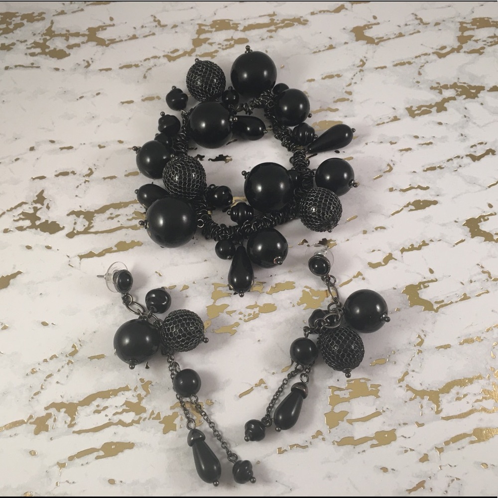 Earring and bracelet set